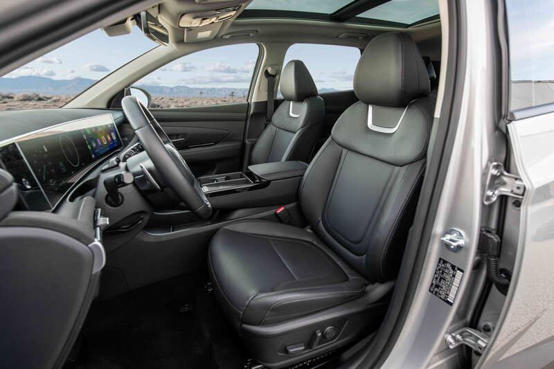 67103-Large589892025TucsonPluginHybrid-1.jpg